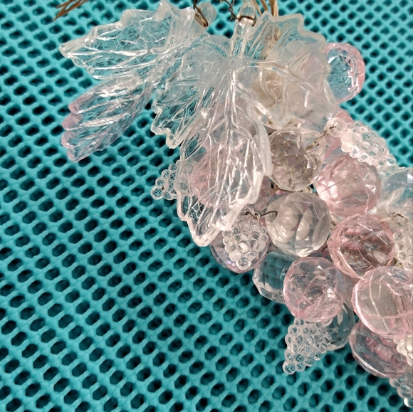 Glass Grape Vine - Picture 2 of 9